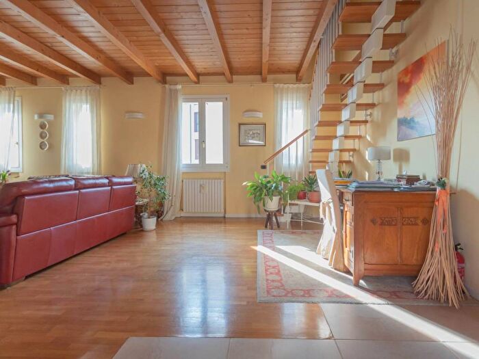 Appartamento con 6 locali in affitto in Via Emilio De Marchi, Via Lecco Via Bergamo, Monza