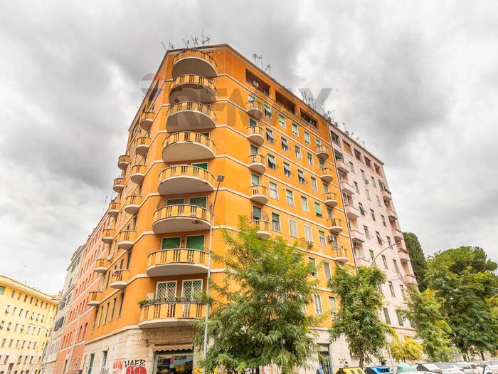 Appartamento trilocale in affitto in Piazza Armenia, Re di Roma, Roma