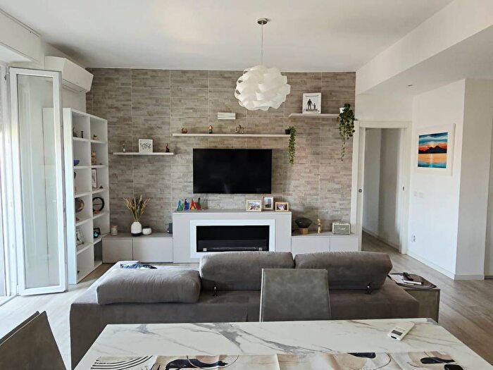 Appartamento quadrilocale in affitto in Viale delle Rimembranze di Greco, Greco Segnano, Milano