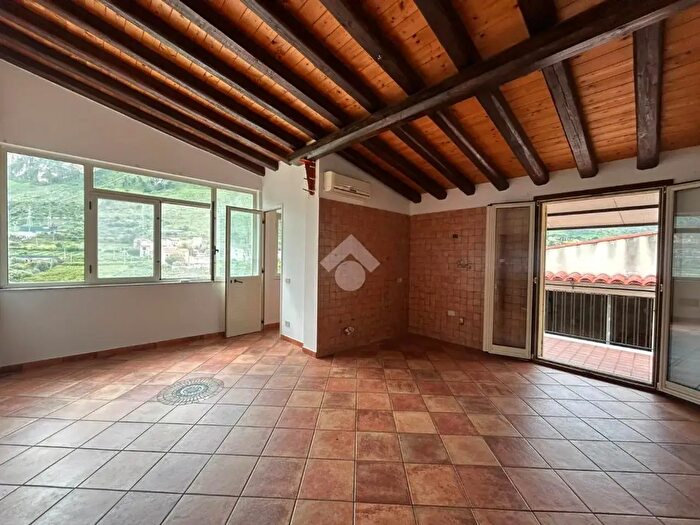 Appartamento quadrilocale in affitto in Baglio Bagnara, Palermo