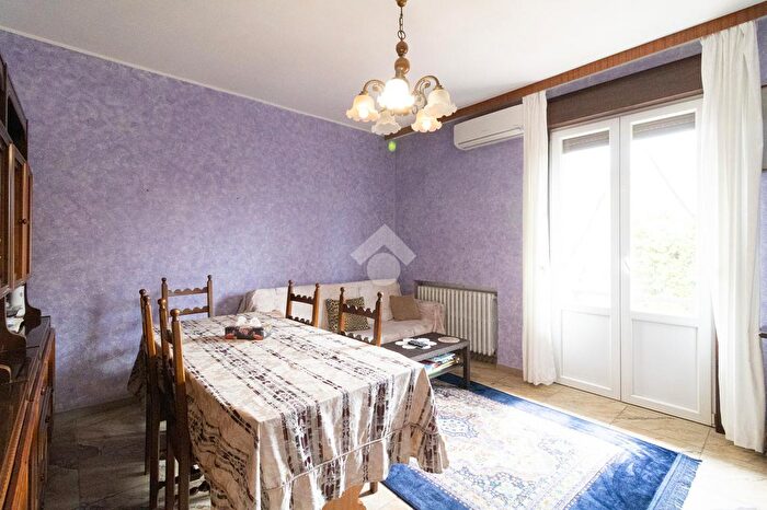 Appartamento trilocale in vendita in Via Umbria, Carpi