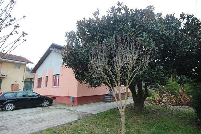 Casa con 5 locali in vendita in Strada Casale Asti, Cereseto