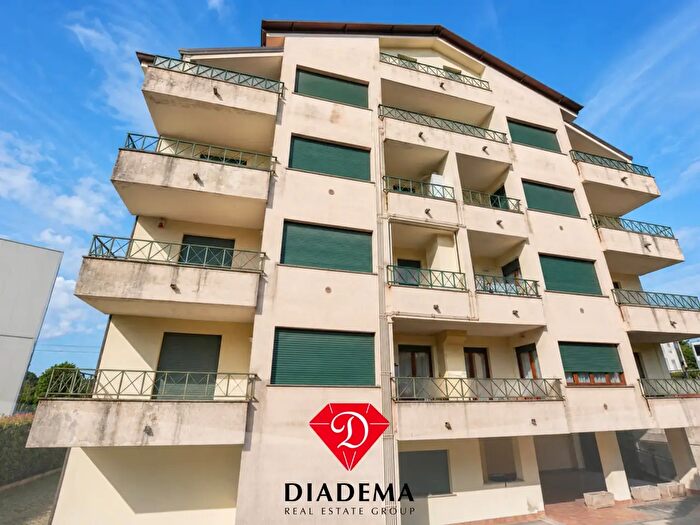 Appartamento bilocale in vendita in Via Monteleone, Gallarate