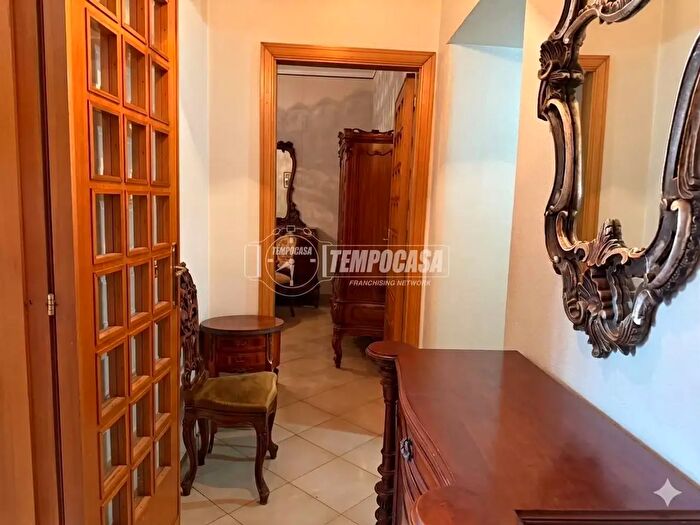 Appartamento trilocale in vendita in Via Faraci, Catania