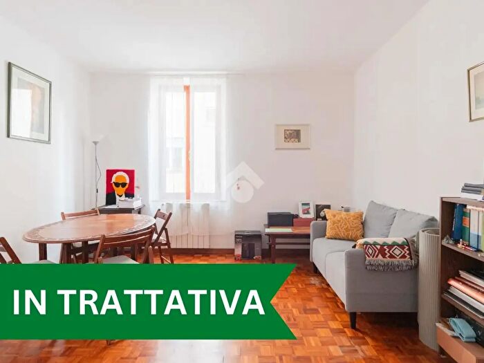 Appartamento trilocale in vendita in Via degli Orti della Farnesina, Roma