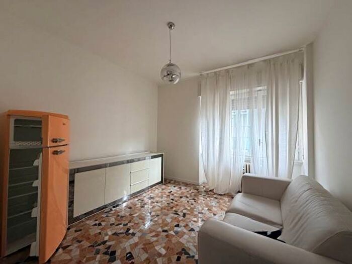 Appartamento trilocale in affitto in Via Carlo Pisacane, Porta Venezia, Milano