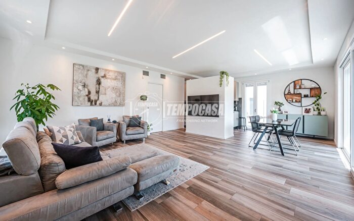 Casa quadrilocale in vendita in Via Luciano Pavarotti, Noceto