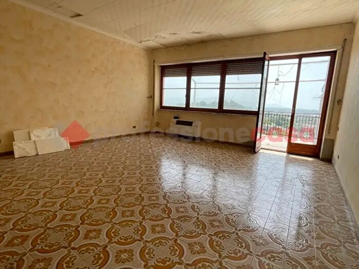 Casa con 6 locali in vendita in Via Filippo Cammarota, Minturno