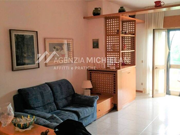 Appartamento quadrilocale in affitto in Via Alessandro Magnasco, Cipressina, Venezia