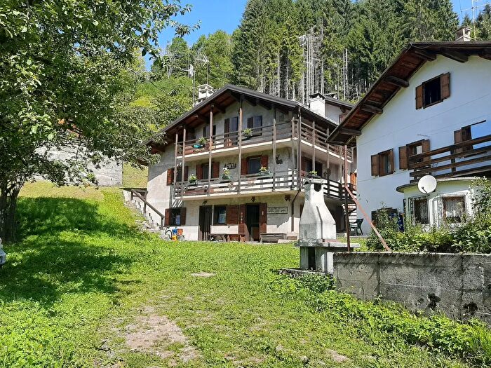 Appartamento trilocale in vendita in Piaz, Vallada Agordina