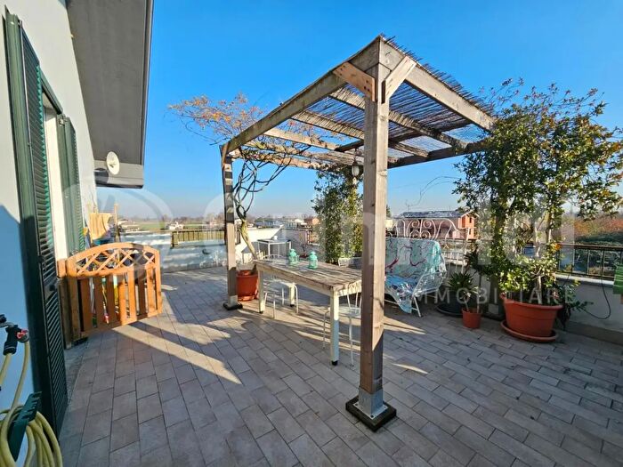 Appartamento quadrilocale in vendita in Via Giuseppe Ungaretti Ncs, Inverno E Monteleone