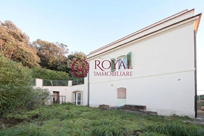 Appartamento quadrilocale in vendita in Via Aurelia, Rosignano Marittimo