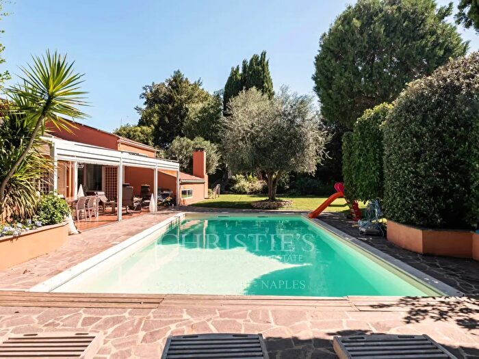 Casa con 10 locali in vendita in Viale Canada, Formello