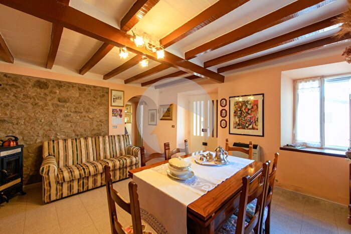 Casa quadrilocale in vendita in Straduzzi, Casina