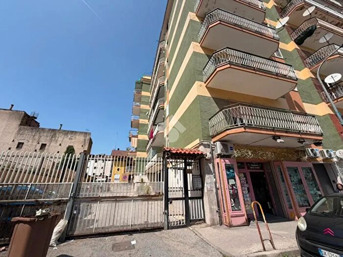 Appartamento trilocale in vendita in Via Baracca, Marano Di Napoli