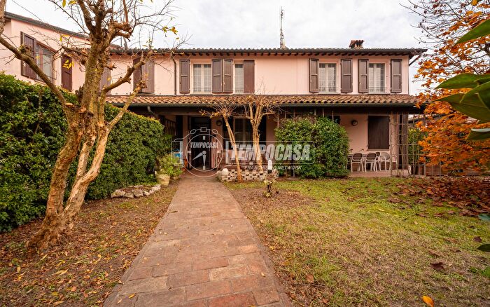 Casa con 6 locali in vendita in Via Formellino, Faenza