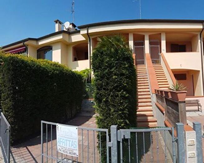 Casa trilocale in vendita in Via del Vascello, Comacchio