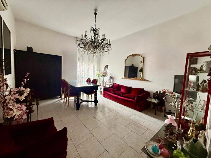 Appartamento bilocale in vendita in Via Simone Saint Bon, Milano