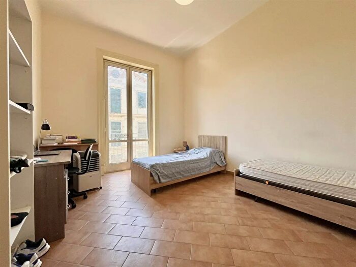 Appartamento con 5 locali in affitto in Palermo