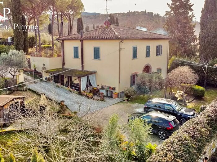 Casa con 5 locali in vendita in Via di Sezzate Snc, Greve In Chianti
