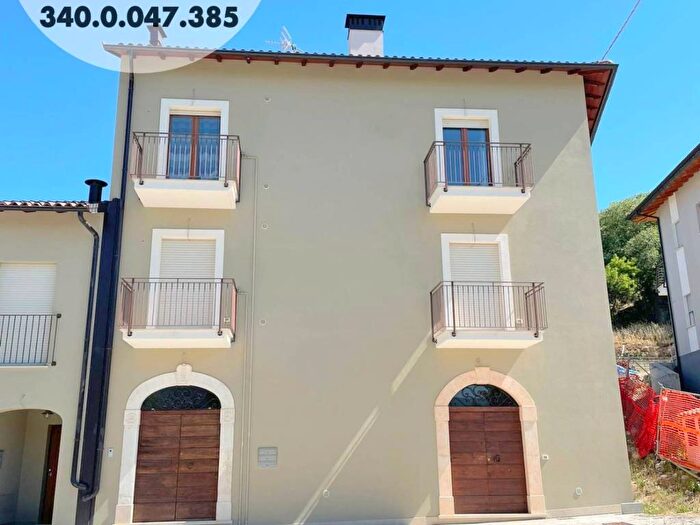 Appartamento trilocale in affitto in Via delle Aie, SantElia Bazzano, LAquila