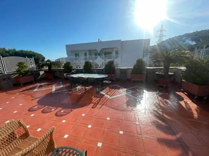 Appartamento con 5 locali in vendita in Sorrento