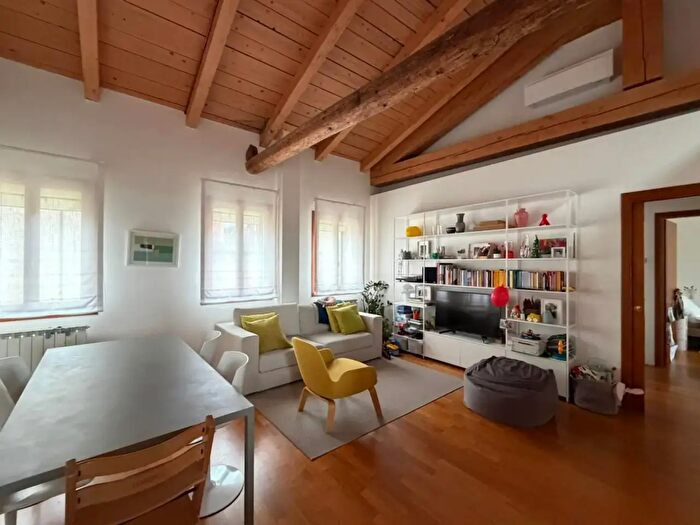 Appartamento trilocale in affitto in Venezia