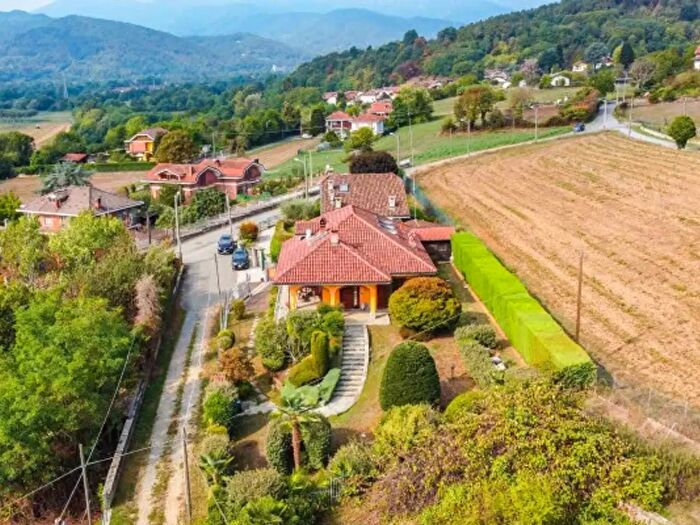 Casa con 6 locali in vendita in Via Piemonte, Trana