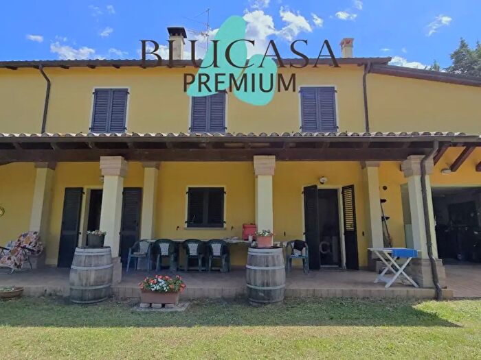 Casa quadrilocale in vendita in Strada di Dogheria, Meldola
