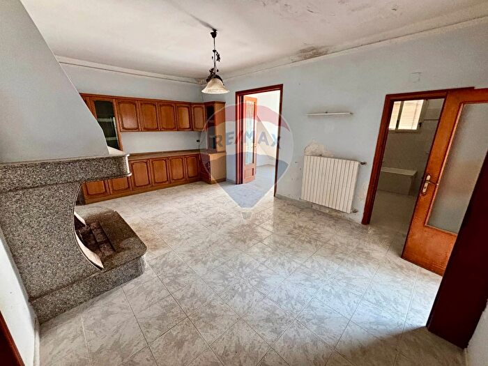 Casa con 5 locali in vendita in Via Francesco Scarafile, Latiano