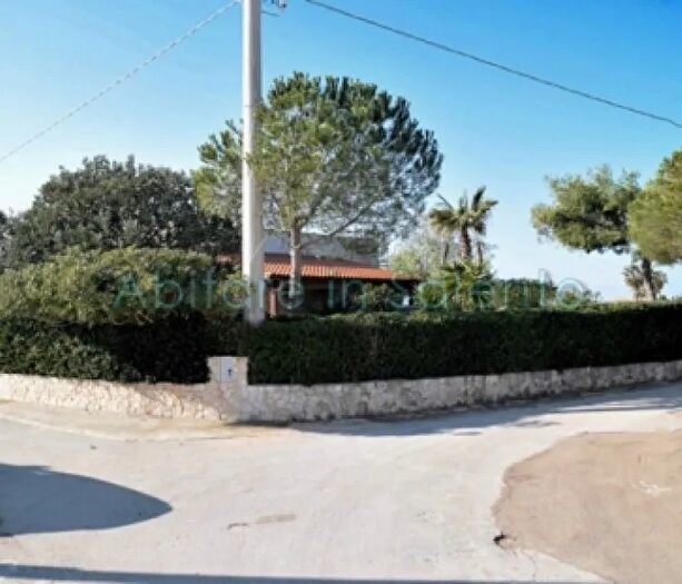 Casa con 12 locali in vendita in Morciano Di Leuca