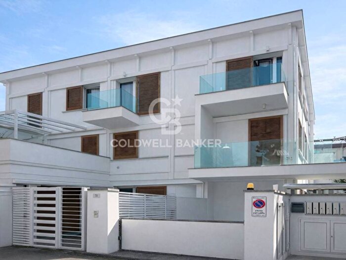 Appartamento bilocale in affitto in Viale Dardanelli, Marina Centro, Rimini