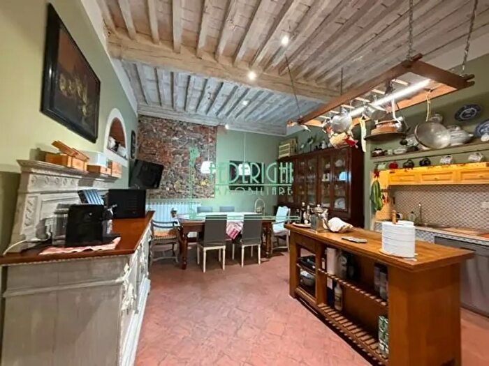 Appartamento trilocale in vendita in Lucca