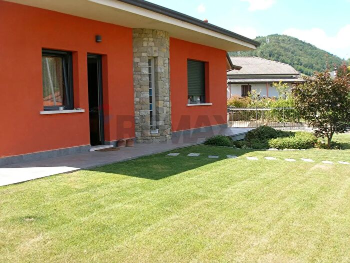 Casa quadrilocale in vendita in Palazzago