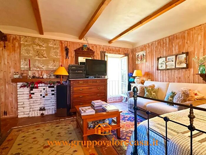 Casa con 6 locali in vendita in Cassine