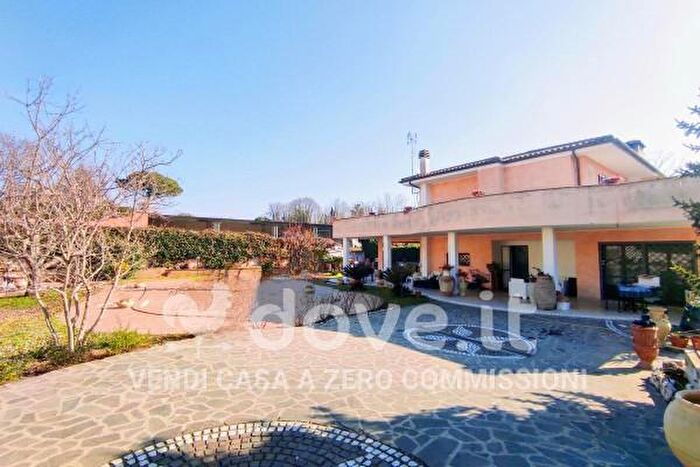 Casa quadrilocale in vendita in Via Colle Fontana, Lariano