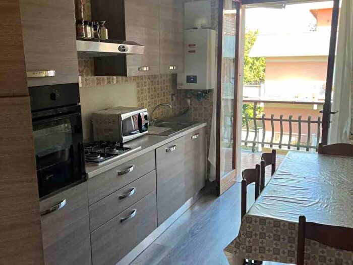 Appartamento trilocale in affitto in Neighbourhood Ronchi, Marina di Massa Centro, Massa