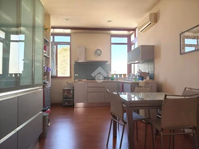 Appartamento trilocale in vendita in Via Maione da Bari, Palermo