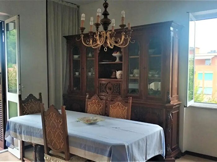 Appartamento quadrilocale in vendita in Massa