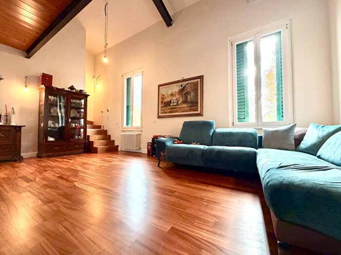 Appartamento con 6 locali in vendita in Via Giovanni Paisiello, Firenze