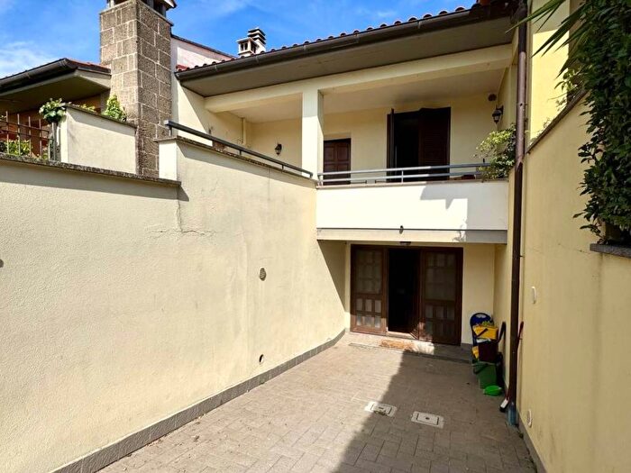 Casa con 5 locali in affitto in via pericle scriboni, Tuscania