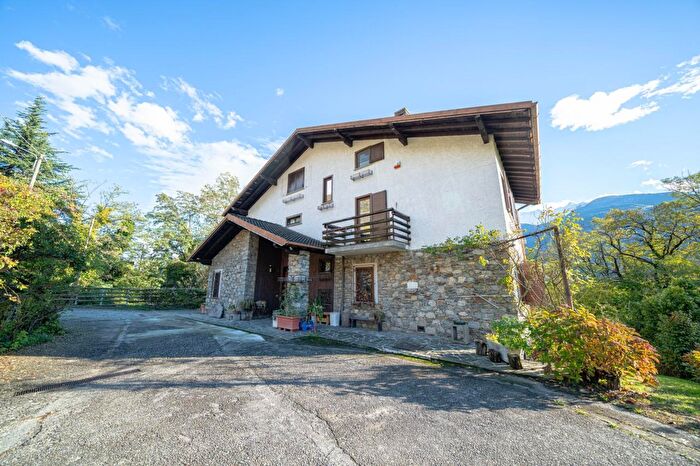 Casa con 8 locali in vendita in Via Panoramica, Poggiridenti