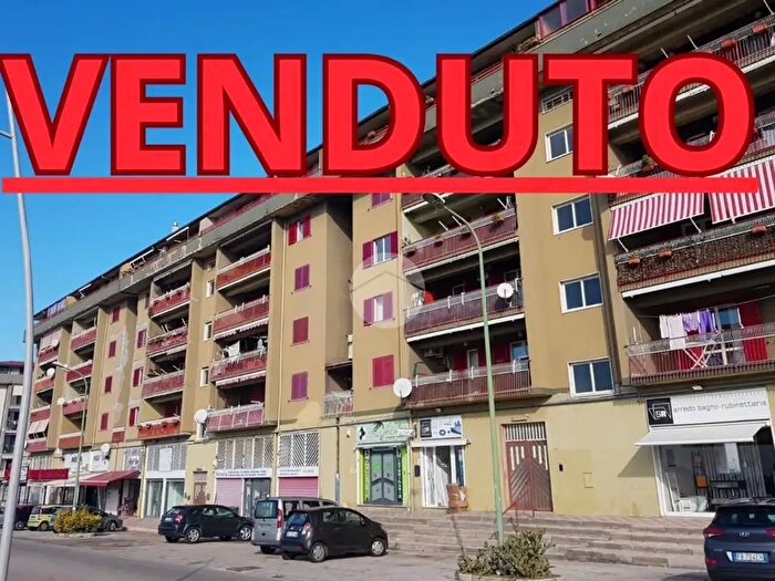 Appartamento quadrilocale in vendita in Via Vasca Cozzolino, Pollena Trocchia