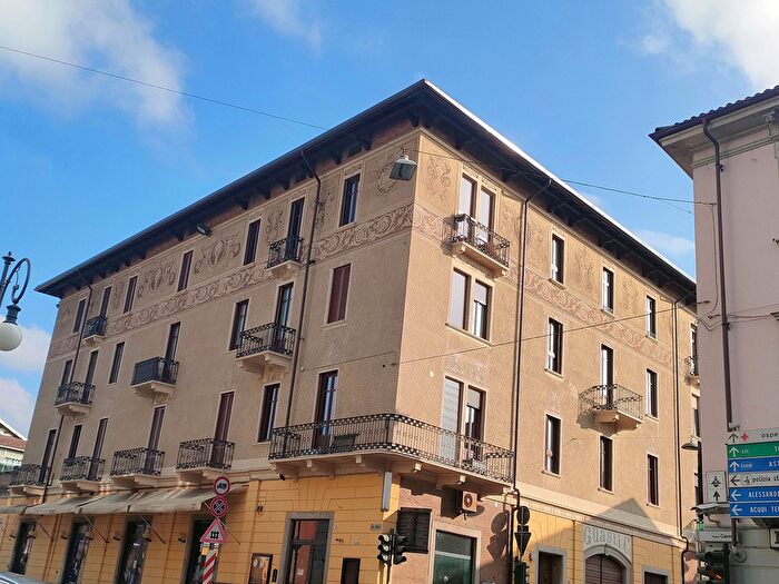 Appartamento con 5 locali in vendita in Nizza Monferrato