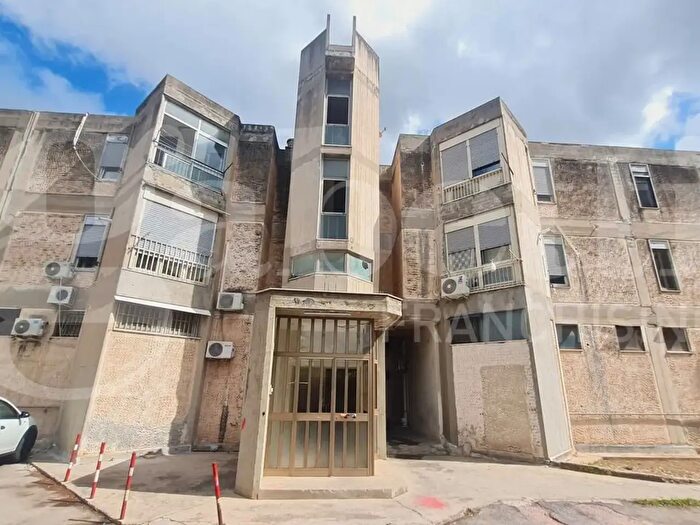 Appartamento quadrilocale in vendita in Piazzale Tenente Giuseppe Anelli, Palermo