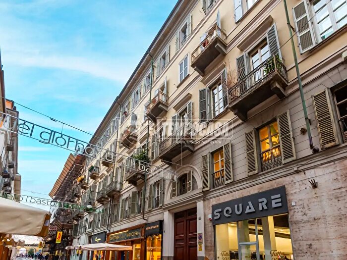 Appartamento trilocale in vendita in Via Giuseppe Luigi Lagrange, Torino