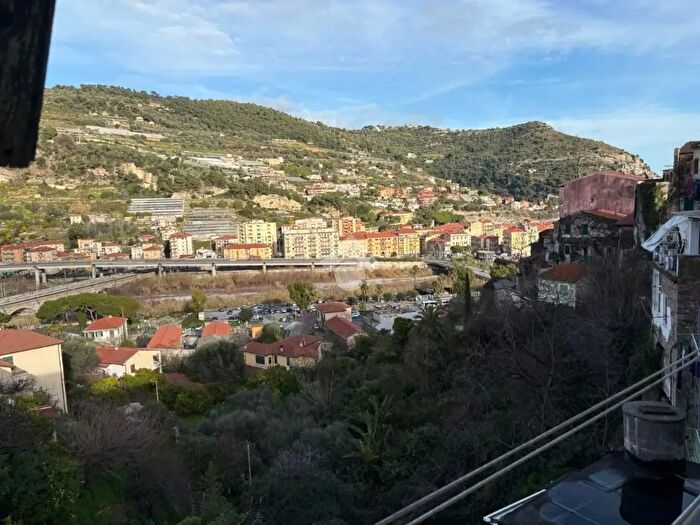 Appartamento con 6 locali in vendita in Via Piemonte, Ventimiglia