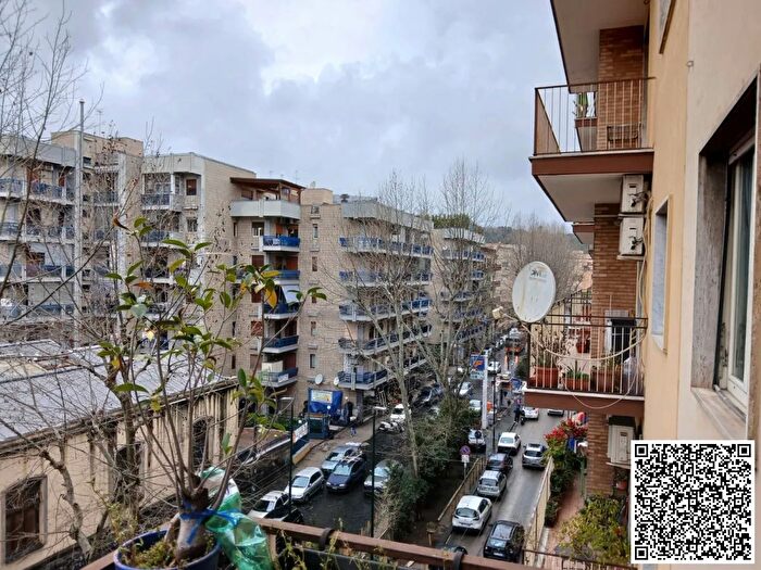 Appartamento trilocale in vendita in Napoli