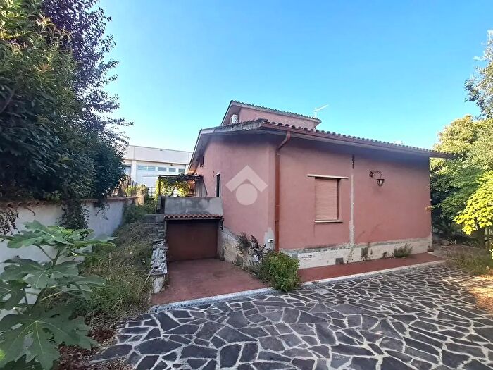 Casa quadrilocale in vendita in Via Giotto, Rignano Flaminio