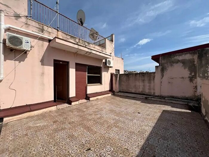 Appartamento con 8 locali in vendita in Reggio Calabria